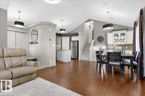 6072 Stanton Drive, Edmonton, AB - Indoor Photo Showing Other Room