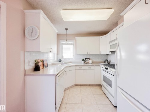 67 Arcand Drive, St. Albert, AB - Indoor Photo Showing Kitchen