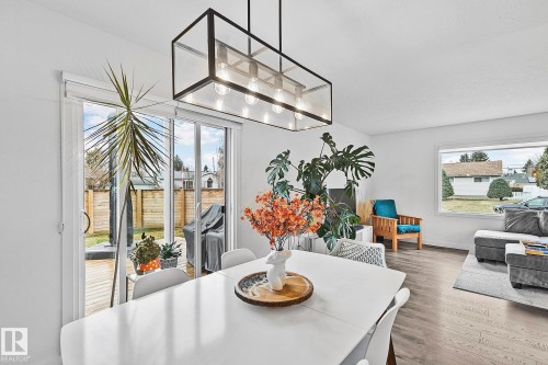 10315 47 Street, Edmonton, AB - Indoor