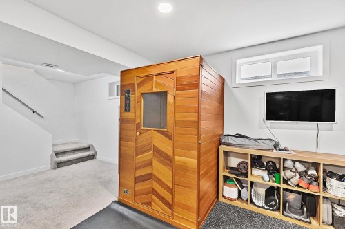 10315 47 Street, Edmonton, AB - Indoor Photo Showing Other Room