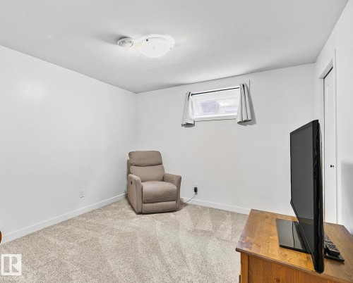 10315 47 Street, Edmonton, AB - Indoor Photo Showing Other Room