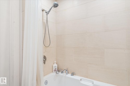 5016 44 Ave, Calmar, AB - Indoor Photo Showing Bathroom