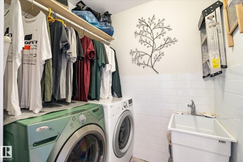 5016 44 Ave, Calmar, AB - Indoor Photo Showing Laundry Room