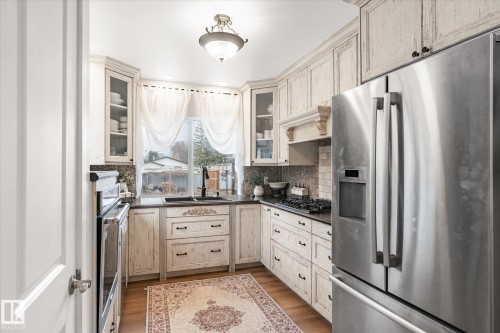 5016 44 Ave, Calmar, AB - Indoor Photo Showing Kitchen With Upgraded Kitchen