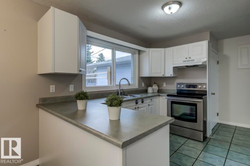 16012 88 Avenue, Edmonton, AB 