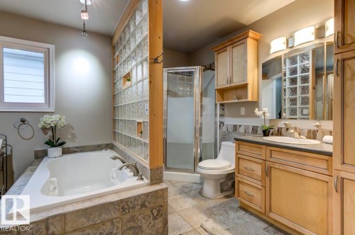 16012 88 Avenue, Edmonton, AB 