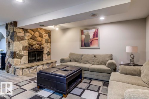 16012 88 Avenue, Edmonton, AB 