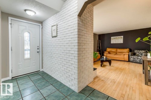 16012 88 Avenue, Edmonton, AB 