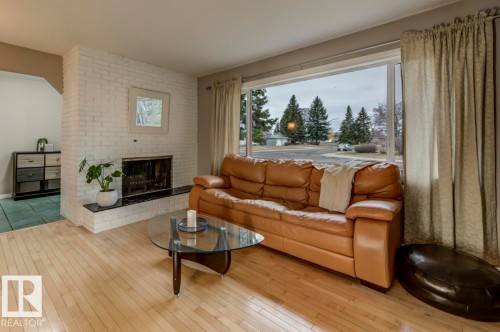 16012 88 Avenue, Edmonton, AB 
