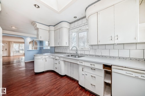 5204 112 Avenue, Edmonton, AB - Indoor Photo Showing Kitchen With Double Sink