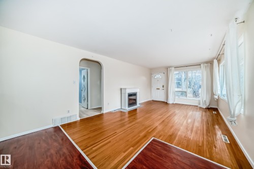 5204 112 Avenue, Edmonton, AB - Indoor