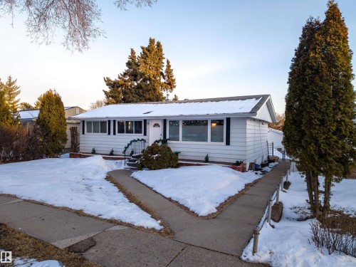 16 Mural Crescent, St. Albert, AB - Outdoor With Facade