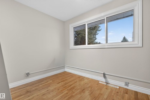 16 Mural Crescent, St. Albert, AB - Indoor Photo Showing Other Room