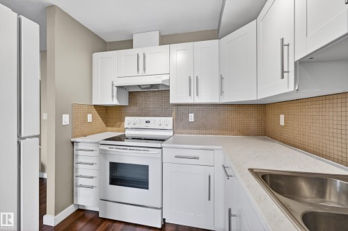 1556 69 Street, Edmonton, AB - Indoor Photo Showing Kitchen