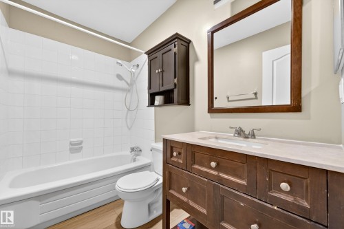 1556 69 Street, Edmonton, AB - Indoor Photo Showing Bathroom
