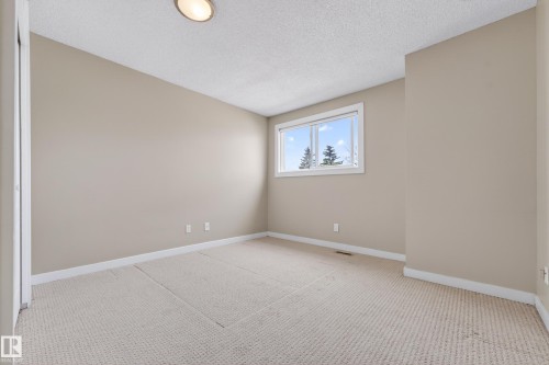 1556 69 Street, Edmonton, AB - Indoor Photo Showing Other Room