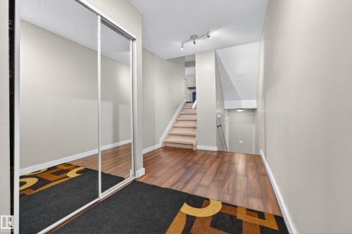 1556 69 Street, Edmonton, AB - Indoor