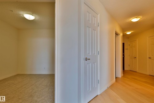 906 9020 Jasper Avenue, Edmonton, AB - Indoor Photo Showing Other Room