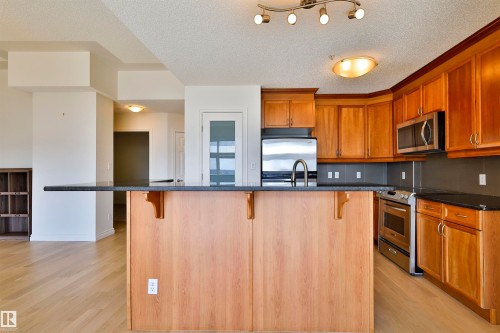 906 9020 Jasper Avenue, Edmonton, AB - Indoor Photo Showing Kitchen