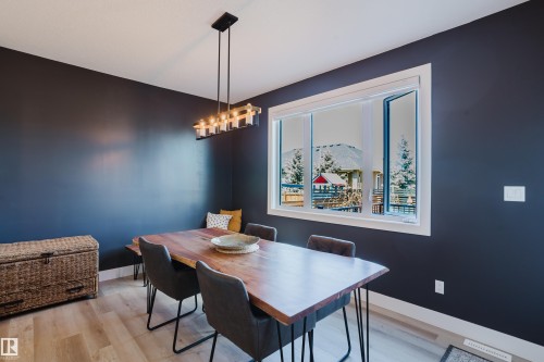 164 Hemingway Crescent, Spruce Grove, AB - Indoor Photo Showing Dining Room