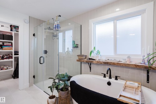 164 Hemingway Crescent, Spruce Grove, AB - Indoor Photo Showing Bathroom