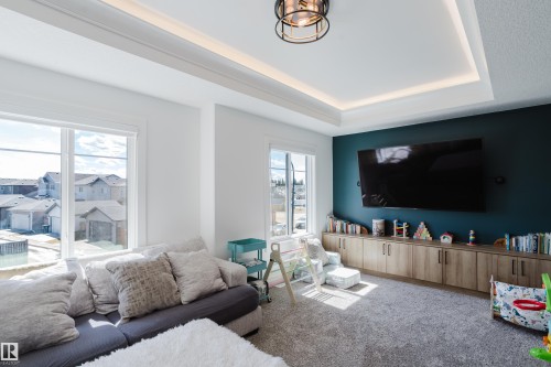 164 Hemingway Crescent, Spruce Grove, AB - Indoor Photo Showing Living Room