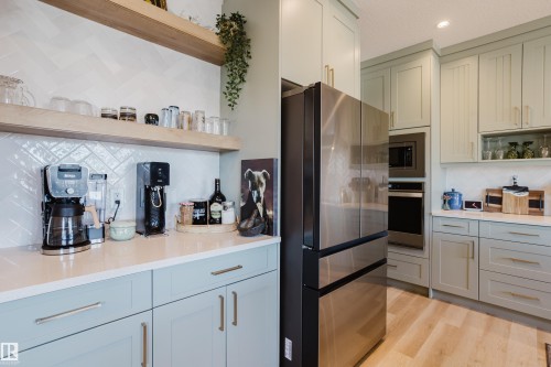 164 Hemingway Crescent, Spruce Grove, AB - Indoor Photo Showing Kitchen