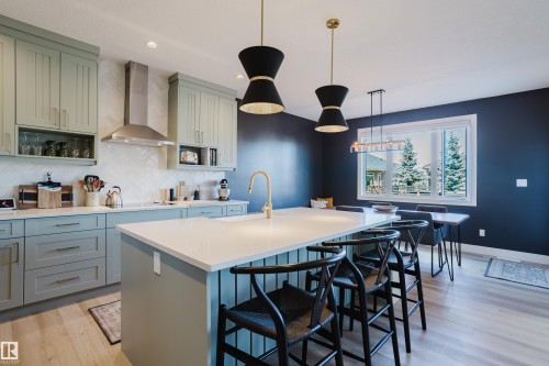 164 Hemingway Crescent, Spruce Grove, AB - Indoor Photo Showing Kitchen With Upgraded Kitchen