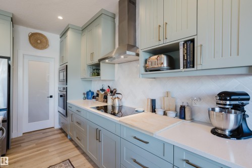 164 Hemingway Crescent, Spruce Grove, AB - Indoor Photo Showing Kitchen With Upgraded Kitchen