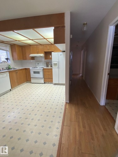 12005 95A Street, Edmonton, AB - Indoor Photo Showing Kitchen