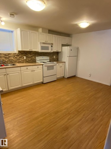 12005 95A Street, Edmonton, AB - Indoor Photo Showing Kitchen