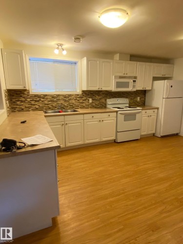 12005 95A Street, Edmonton, AB - Indoor Photo Showing Kitchen