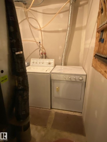 12005 95A Street, Edmonton, AB - Indoor Photo Showing Laundry Room
