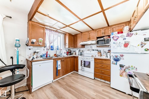 12005 95A Street, Edmonton, AB - Indoor Photo Showing Kitchen