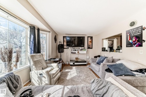 12005 95A Street, Edmonton, AB - Indoor Photo Showing Living Room