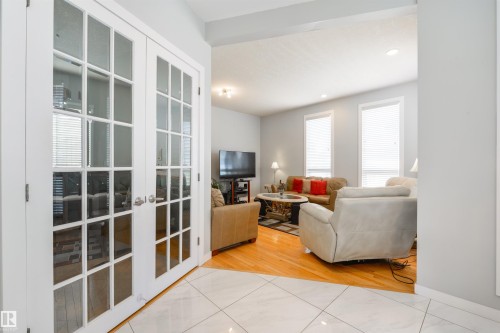 445 Whiston Way, Edmonton, AB - Indoor