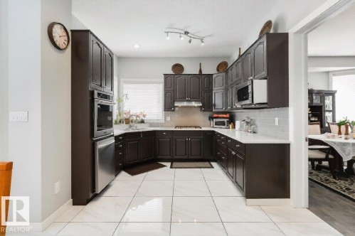 445 Whiston Way, Edmonton, AB - Indoor Photo Showing Kitchen With Upgraded Kitchen