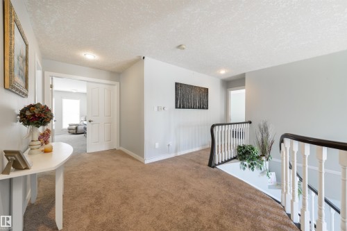 445 Whiston Way, Edmonton, AB - Indoor Photo Showing Other Room