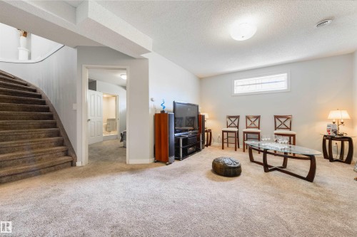 445 Whiston Way, Edmonton, AB - Indoor