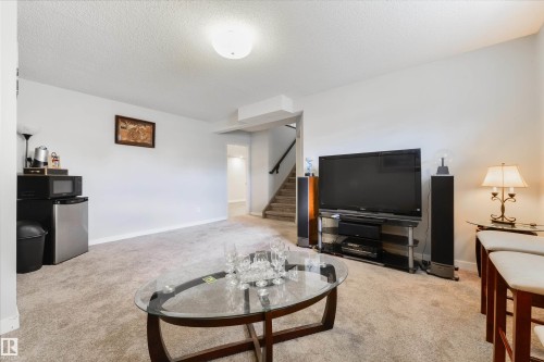 445 Whiston Way, Edmonton, AB - Indoor Photo Showing Living Room