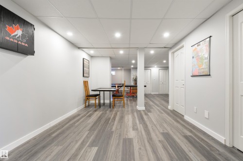 445 Whiston Way, Edmonton, AB - Indoor Photo Showing Other Room