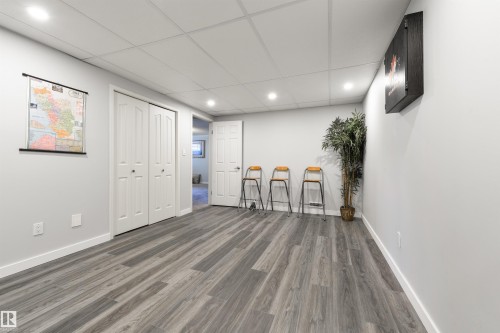 445 Whiston Way, Edmonton, AB - Indoor