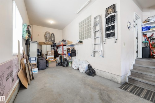 445 Whiston Way, Edmonton, AB - Indoor