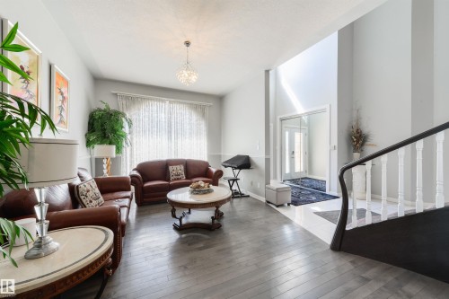 445 Whiston Way, Edmonton, AB - Indoor Photo Showing Living Room