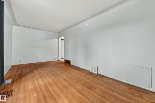 12319 102 Street, Edmonton, AB - Indoor Photo Showing Other Room