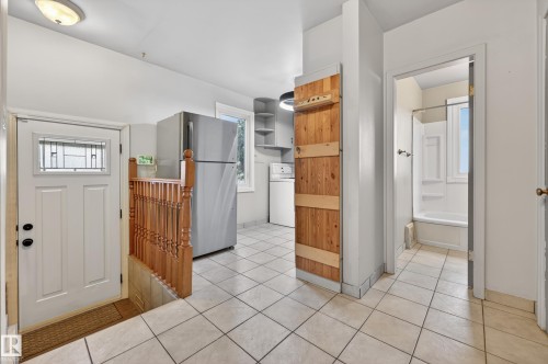 12319 102 Street, Edmonton, AB - Indoor