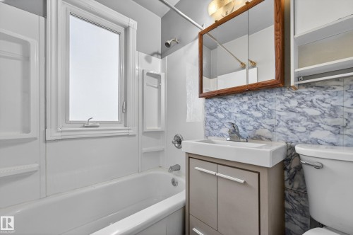 12319 102 Street, Edmonton, AB - Indoor Photo Showing Bathroom