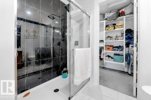 3521 5A Avenue, Edmonton, AB - Indoor Photo Showing Bathroom