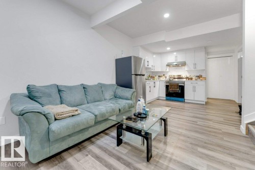 3521 5A Avenue, Edmonton, AB - Indoor Photo Showing Living Room