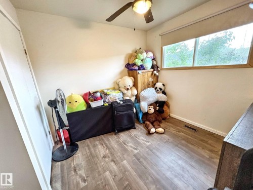 5025 54 Street, Glendon, AB - Indoor Photo Showing Other Room